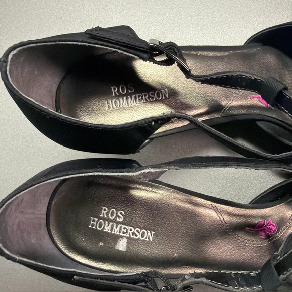 Ros Hommerson Heidi Black T-Strap Buckle Heels Women Shoes Size 8 Wide - Picture 4 of 9